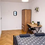 In - P13-19 Auberge de jeunesse *