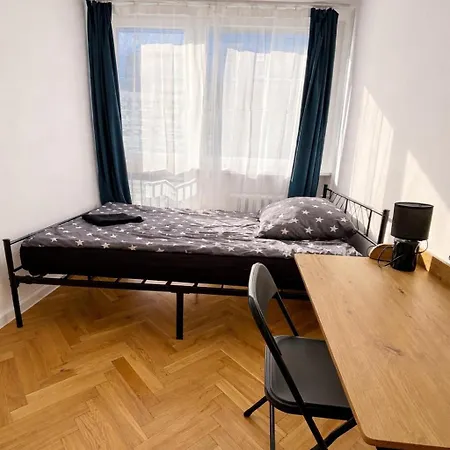 Hostel In - P13-19