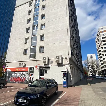 In - P13-19 Auberge de jeunesse *