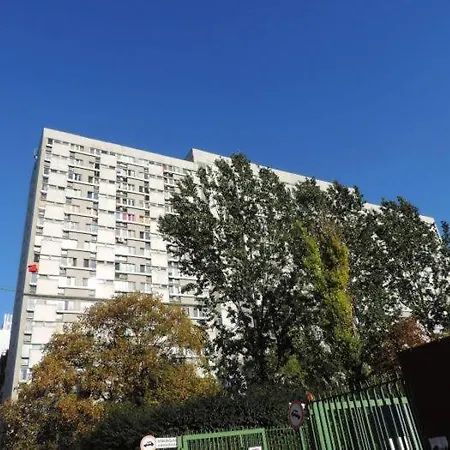 In - P13-19 Albergue *